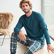 Pyjamas & Nightwear